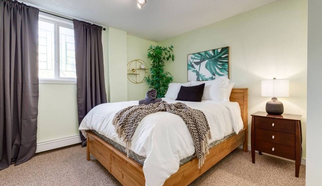 "Sage"1Bdrm in Crescent Heights!