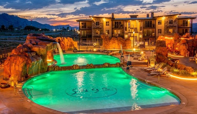 Sage Creek Condo E2 - "Amazing Pool & Hot Tubs"