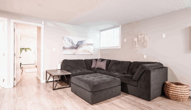 Sage on the Bow - Central Condo Family Pets