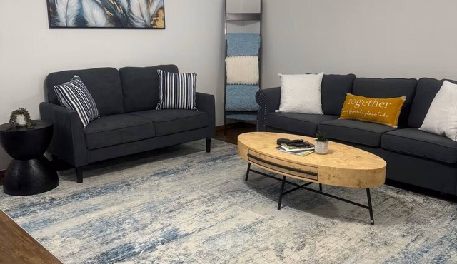 Sage & Sol - Min. to trails, WalMart HQ, Downtown