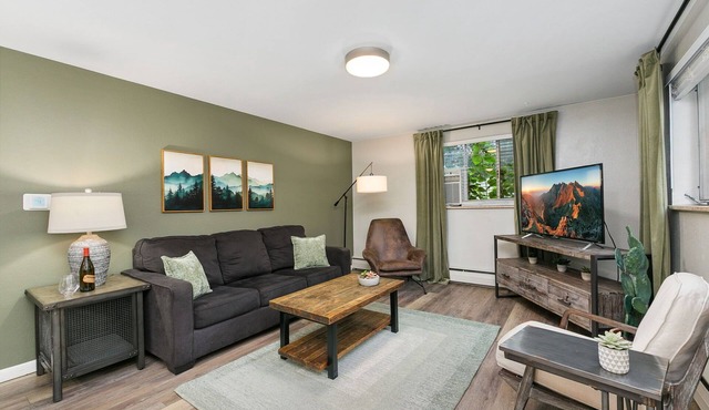 Sage Suite | Calm & Earthy Stay Near Old Town