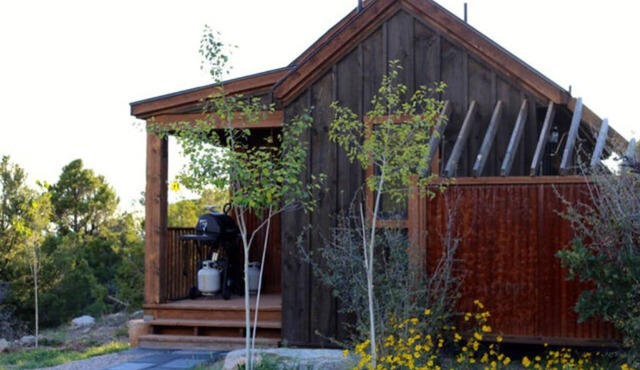 Sagewood Cabin @ Whispering Oaks, 20 miles from Moab!