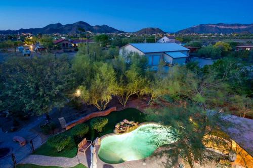 Saguaro Sunset - Secluded 4BR Home with Rooftop Patio