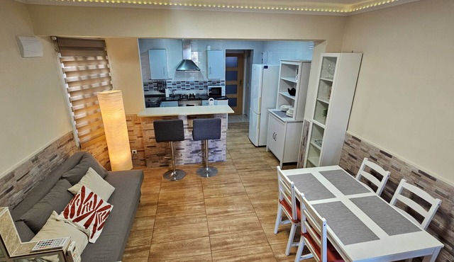 Sagunto Playa 500m: WiFi 600Mb, AC and Balcony