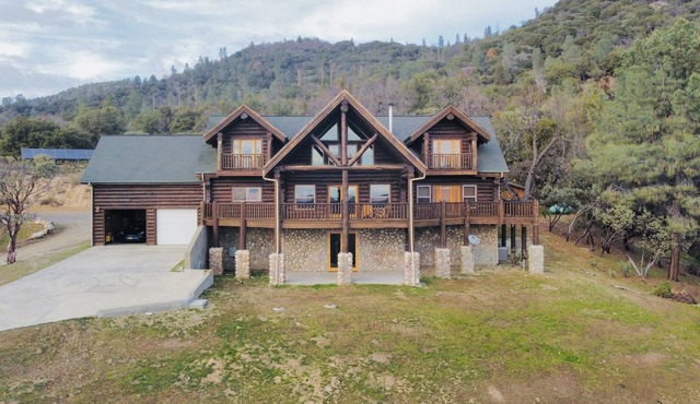 Sahari Lodge- Eco Luxury Estate on 62ac, Gorgeous Pool&Spa, MTN Views, Yosemite