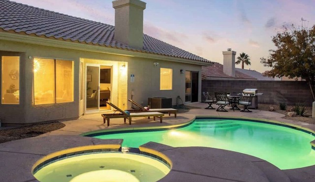 Sail in Sky - Remodeled 3BR Vegas Spa and Pool!