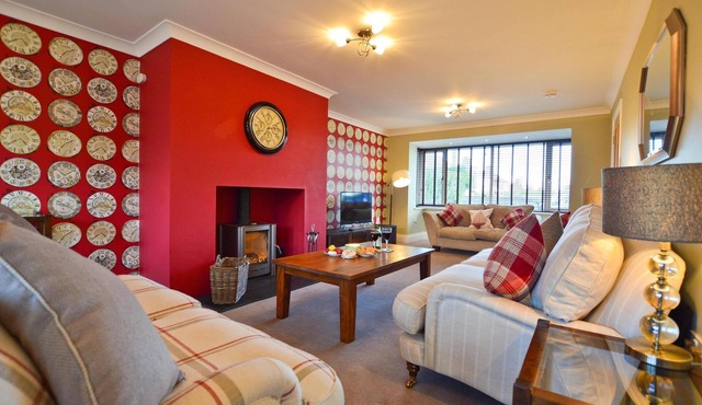 SailAway to a relaxing holiday break with family or friends in Sunny Seahouses.