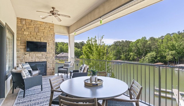 SAILFISH @ STONEVIEW, Lake Martin Waterfront w/dedicated Boat slip & Amenities