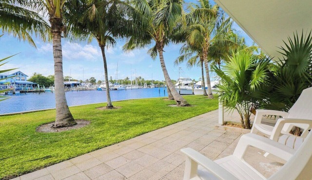 Sailfish Suites 5 - Waterfront Lodging