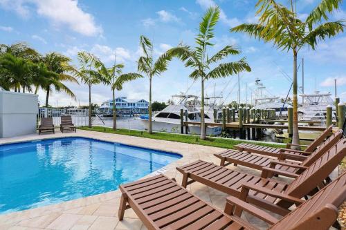 Sailfish Suites 7 - Waterfront Lodging