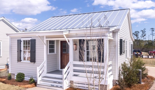 Sailor's Retreat Cottage - Charming two-bedroom!