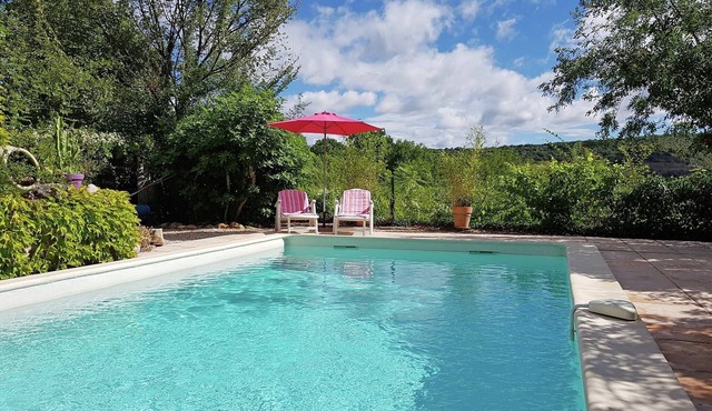 Saint-Brès: Pool & Nature