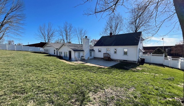 Saint Charles White House