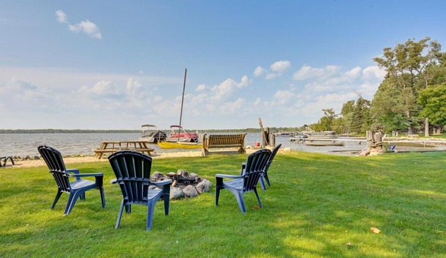 Saint Helen Lake House with Private Beach and Fire Pit