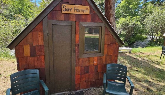 Saint Herman Mini Cottage