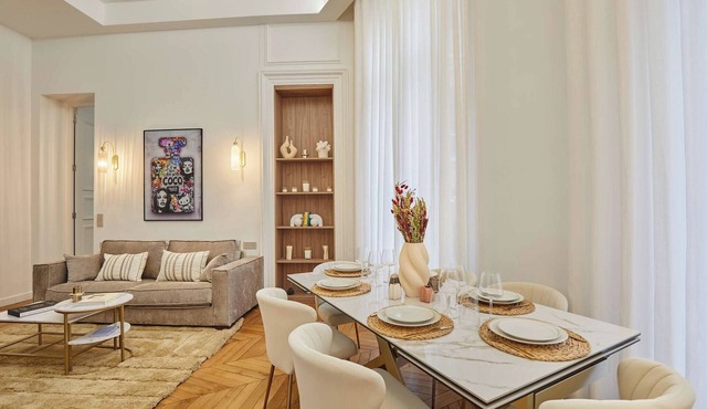 Saint Honoré Luxury Apartment with AC