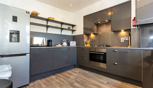 Saint James By The Quay