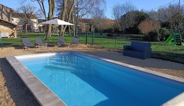 Saint-Jean Rural Cottage for 4 with Pool