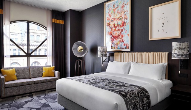 Saint Kate - The Arts Hotel