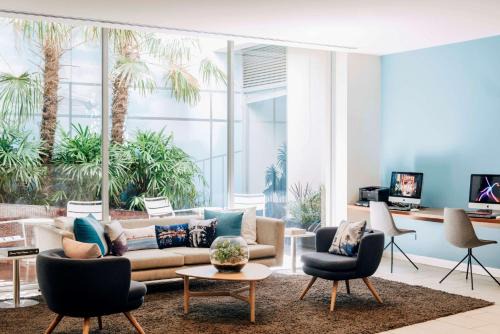 Saint Kilda Beach Hotel