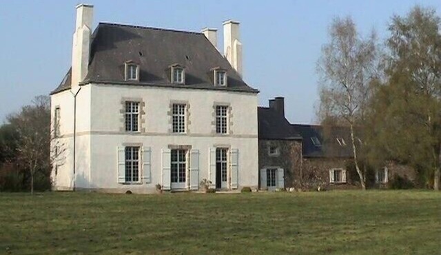 Saint Malo Historic manor house Gite sleeps 10