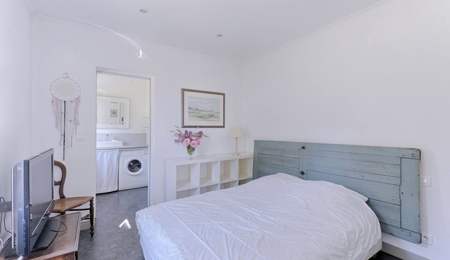 Saint Nazaire De Pezan: Mansion - Saint Nazaire de Pezan