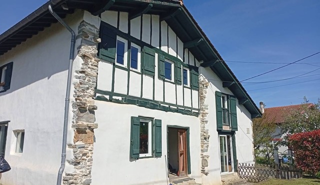 Saint Pée sur Nivelle, Ancienne labourdine parfaitement rénovée, 10 personnes, piscine