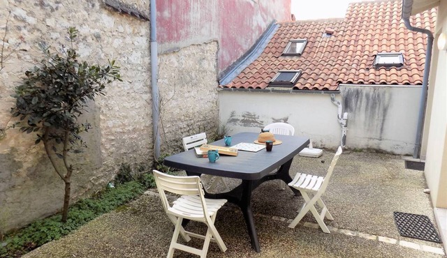 Saint Palais sur Mer - SEMI-DETACHED HOUSE - private courtyard - town center