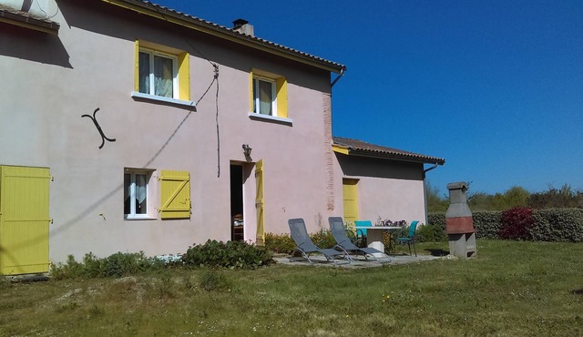 Saint Pierre De Buzet: New single-storey gîte overlooking the vineyard