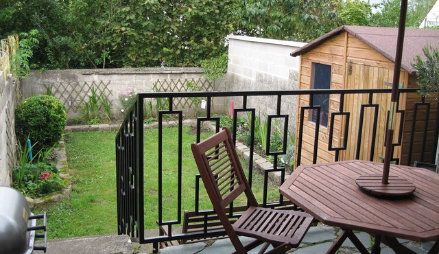 Saint Quentin's Town House : Local Attractions and Further Afield