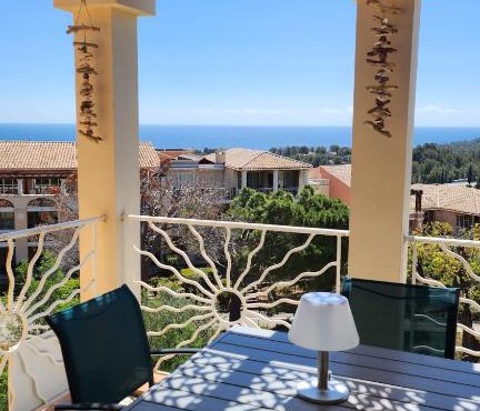 Saint-Raphael- Vue mer et Massif de l'Esterel