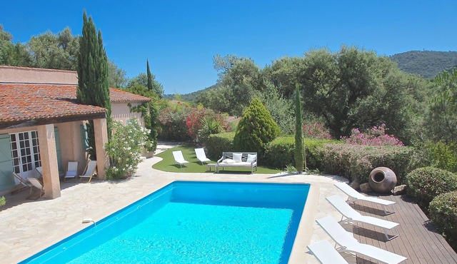 Saint-Tropez region, charming provencal villa with superb full south open view and large front pool/terrace/pergola and complete comfort (renovated 2012/13)