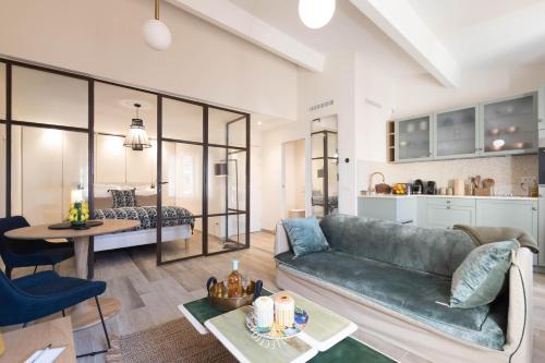 SAINTE ANNE by Time Off Collection