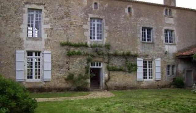 Sainte Hermine: Outstanding mansion of 16th century