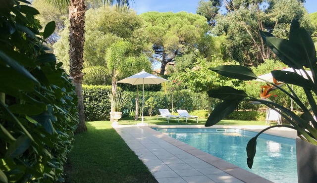 Sainte Maxime, villa of 160m2 with pool, sea view (sea 200m), landscaped garden