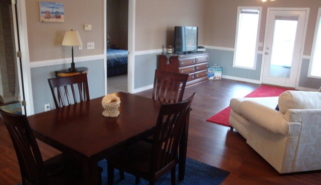 SAKS Apt 1 Bedroom 1 Bath, Sunset view!