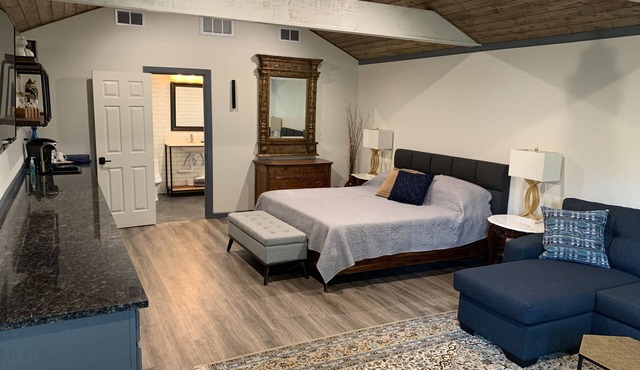 Salado Cottage Retreat near Downtown
