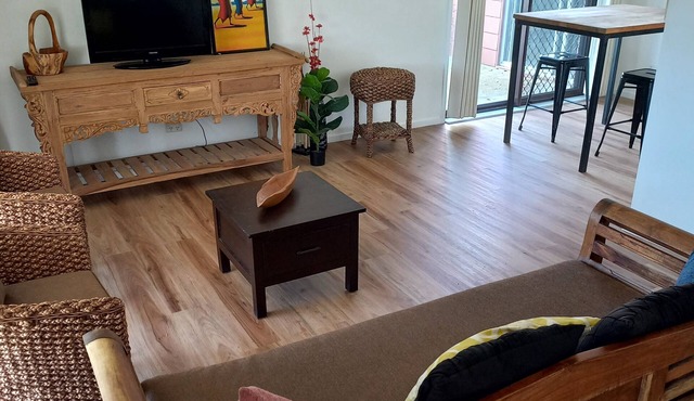 Sale CBD Villa, In the Heart of Sale