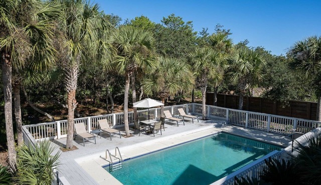 SALE~"Gindarra"~Dog Friendly~Gulf Trace~Heated Pool~Beach Gear and Access