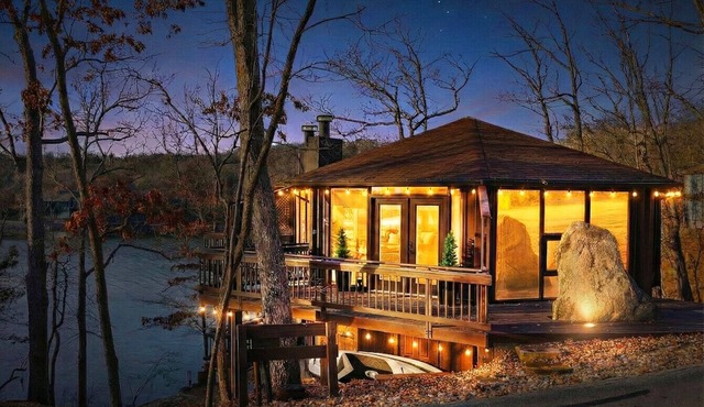 SALE! Lakefront | 4 Pools | Dock | Sauna | +Resort