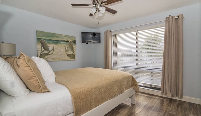 SALE! Palm Suite at Casa Gia Condo direct beach front/Pool & hot tub open!