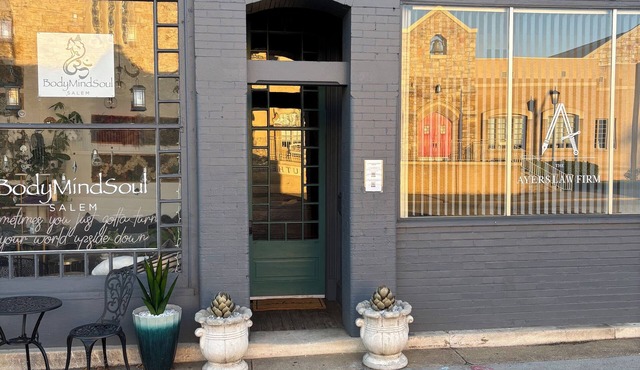 Salem Boutique Downtown 3BDRM Suite