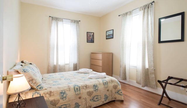 Salem Spacious Second Floor 3-4BR!