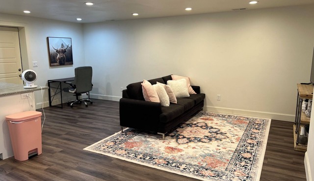 Salem Sweet Spot - basement apartment