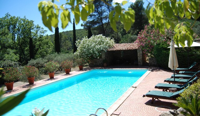 SALERNES Haut Var Charming house swimming pool 6x12 air conditionng park 70000m2