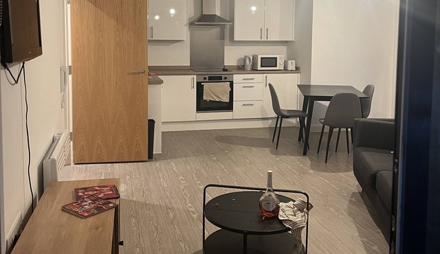 Salford Manchester a minute away from Salford University,8minutes away from