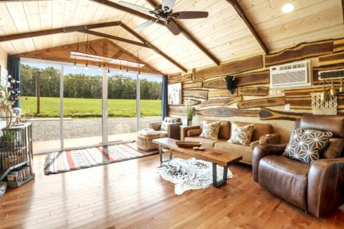 SALIDA - Tiny Houses Of French Village