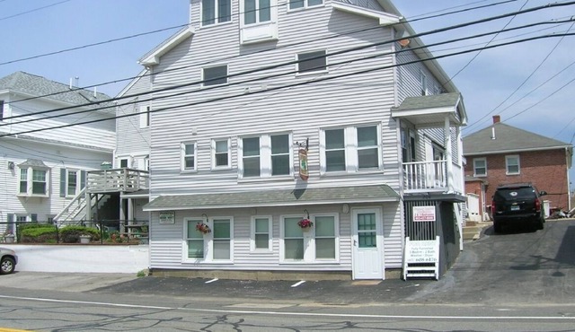 Salisbury Beach Escape, families only | NO pets | BEST DEAL at the beach