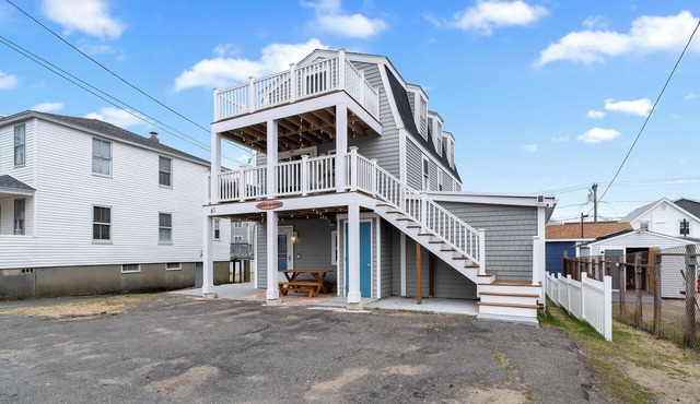 Salisbury Surf & Sol Pet-Friendly | Backyard Games