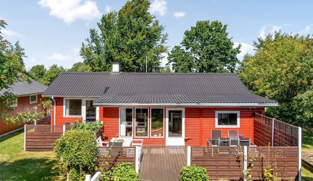"Sallie" - 500m to the fjord by Interhome